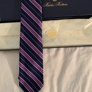 Brooks Brothers rep tie NWT and Box